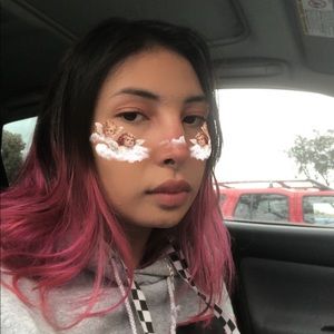 Meet your Posher, Valeria